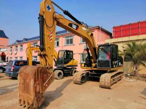 รถขุด CAT 315D สีเหลือง ระบบไฮดรอลิก ติดตั้งบนแทร็ก อุปกรณ์ก่อสร้างสำหรับงานหนัก เครื่องขุดดิน น้ำหนัก 20000 กก. ผลิตในสหรัฐอเมริกา - Product Image 3