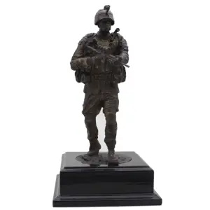 Fabrika doğrudan satış alaşım reçine bronz amerikan kahraman figürü heykel kupa ödülü karakter Metal süsler