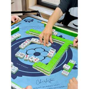 Tapis de Mahjong Premium en Velours Bleu 32,4 Pouces Pliable Lavable en Machine Multi-jeux avec Sac de Transport Décorations de Fête En Stock - Product Image 2