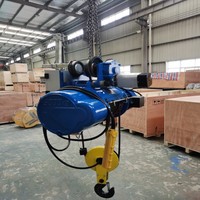 Chariot mobile avec palan électrique pour le transport de matériaux de grande portée dans les ateliers de grues portiques