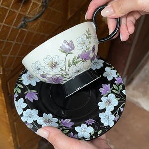 Juego de Taza y Plato de Cerámica para Café con Tallo, Estilo Floral de Lujo Ligero, Creativo y Exquisito, para Té de la Tarde, Venta al por Mayor - Product Image 4