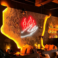 Enseigne lumineuse LED néon personnalisée en forme de main tenant une flamme, panneau acrylique, multicolores, décoration murale pour bar, café, pub, publicité, étanche IP65