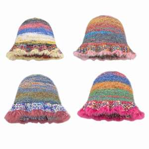 Vente en gros de chapeaux seau en crochet faits à la main pour femmes, chapeaux d'hiver colorés pour femmes, bonnets en crochet jacquard - Product Image 5