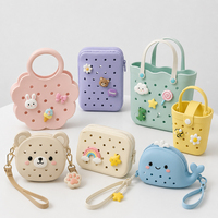 Porte-monnaie mini en silicone personnalisé avec logo, breloques DIY Kawaii (ours, baleine, fleur), pour sac à main, rangement d'écouteurs, porte-clés - Vente en gros