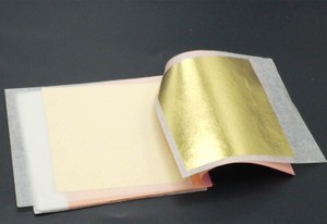 Feuilles de feuille d'or <span class=keywords><strong>brevet</strong></span>ées 8*8cm feuille de transfert comestible pour la décoration de gâteau meubles de dorure avec technique en métal plaqué - Product Image 3