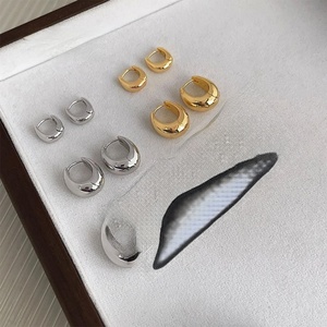 Orecchini a Perno Geometrici Ovali in Rame Placcato Oro 18K, Stile Lusso Leggero Francese, Modello <span class=keywords><strong>Earcuff</strong></span> Spesso - Product Image 1