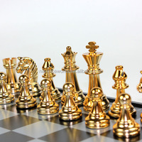 Nian Diceworks – Nouveauté ! Jeu d'échecs abordable Or/Argent en ABS/Résine avec échiquier pliable et pièces magnétiques pour enfants et adultes