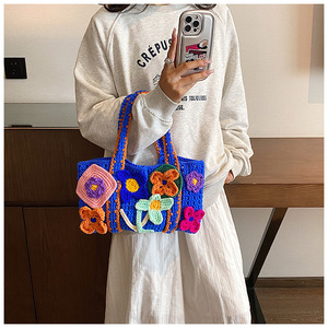 <span class=keywords><strong>2023</strong></span> à la mode fantaisie femmes tricoté laine <span class=keywords><strong>sac</strong></span> à main à la main décontracté évider <span class=keywords><strong>Crochet</strong></span> fleur conception <span class=keywords><strong>sac</strong></span> de voyage - Product Image 5