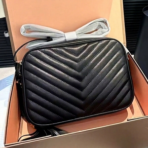 Nouveau style OEM <span class=keywords><strong>Sac</strong></span> photo de voyage à motif grain de pierre avec pompon, polyvalent, durable, avec bandoulière réglable, <span class=keywords><strong>sac</strong></span> à bandoulière pour femme - Product Image 1