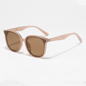 Gafas de sol polarizadas cuadradas UV400 con montura completa para mujer, protección solar para exteriores - Product Image 1