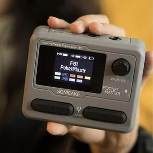 Sonicake Pocket Master Procesador <span class=keywords><strong>de</strong></span> Multiefectos y Pedal <span class=keywords><strong>de</strong></span> Efectos Portátil Mini BT para Guitarra Eléctrica y <span class=keywords><strong>Bajo</strong></span> Universal BK - Product Image 1