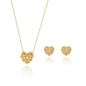 ชุดสร้อยคอและต่างหูรูปหัวใจสแตนเลสสตีล Dainty Love - ของขวัญวันแต่งงาน วันหมั้น วันครบรอบ ของขวัญลำลอง สไตล์สปอร์ต - Product Image 1