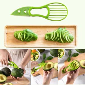 Coupe-avocat manuel 3-en-1 en plastique vert sans BPA avec poignée ergonomique et éplucheur, logo du fabricant - Product Image 3