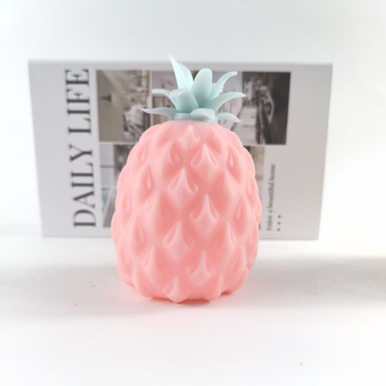 Pinza de piña con cuentas, color rosa musical.