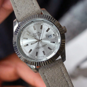 นาฬิกา CILOA ทรงกลมสีเงินสำหรับผู้ชาย ปรับแต่งได้ ของขวัญสุดหรูสำหรับนักธุรกิจ นาฬิกาควอตซ์คุณภาพสูงรุ่นใหม่ กันน้ำ รุ่นสำหรับผู้ชาย - Product Image 4