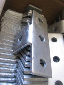 Support en T irrégulier galvanisé à chaud en acier au carbone ASTM, montage facile, main droite, pour assemblage – Vente directe usine - Product Image 3