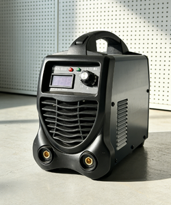 Unité de soudage compacte, dissipation thermique efficace, capacité de courant élevée pour les travaux d'entretien en atelier - Product Image 4