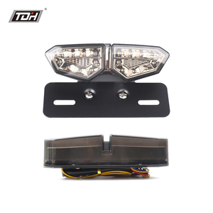 Luce Posteriore LED Universale per <span class=keywords><strong>Moto</strong></span> TDH - Freno/Targa/Indicatori di Direzione Tutto-<span class=keywords><strong>in</strong></span>-Uno, Modello HF102153 <span class=keywords><strong>in</strong></span> Metallo+PC, 12V - Product Image 3