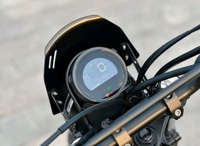 Moto Ho CL500 Retro Scrambler, moteur bicylindre en parallèle refroidi par liquide de 471 cm³ pour les trajets urbains