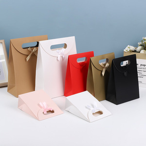 Sacs cadeaux <span class=keywords><strong>de</strong></span> <span class=keywords><strong>marque</strong></span> <span class=keywords><strong>de</strong></span> luxe personnalisés par le fabricant, papier d'emballage imprimé avec poignées en ruban - Product Image 3