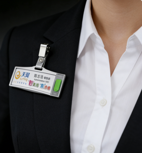 Plaque nominative en métal durable et économique avec clip de sécurité pour toutes les industries, impression et texte personnalisés - Product Image 2