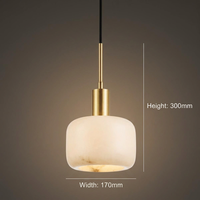 Lampe suspendue en albâtre sur mesure OEM, design personnalisé, métal doré, vente en gros pour projets hôteliers, salle à manger, chevet