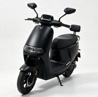 Scooter électrique noir mat, directement de l'usine, design moderne et minimaliste, mobilité urbaine, moto électrique pour adultes