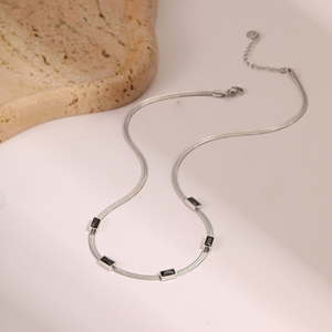 Collar de circonita cuadrada geométrica retro - cadena con colgante de acero inoxidable - cadena plana tipo serpiente - collar versátil para mujer - Product Image 6