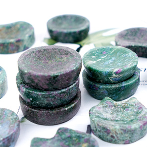 Groothandel Natuurlijke Kristallen Kom Gegraveerde Uv-Reactie Feng Shui Robijn In Fuchsite Kom Voor Huisdecoratie - Product Image 1