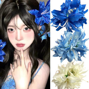 Épingle à cheveux en tissu fleur <span class=keywords><strong>de</strong></span> lys super féerique, accessoire floral tridimensionnel <span class=keywords><strong>de</strong></span> simulation pour voyage, ambiance photo <span class=keywords><strong>de</strong></span> vacances - Product Image 1