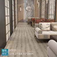 Revêtement de sol intérieur en plastique antidérapant et résistant à l'usure Revêtement de sol intérieur en PVC et SPC imperméable à l'installation facile à cliquer
