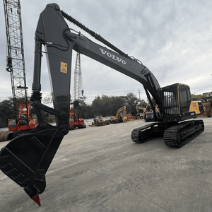 Excavadora de cadenas Volvo E210 usada, modelo 2019, 23 toneladas, motor japonés original, cucharón de 1 m³, bomba de engranajes de 120 kW de potencia eficiente. - Product Image 2