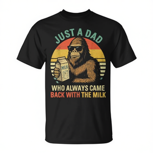 Juste un papa qui revient toujours avec la t-shirt « Just A Dad Who Always Came Back With The Milk » au design Bigfoot Papa, style vintage, pour homme - Product Image 2