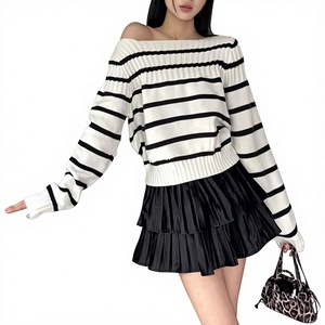 Maglione Sottile da Donna in Stile Coreano, Giovanile e Casual, <span class=keywords><strong>con</strong></span> Spalle Scoperte e Strisce <span class=keywords><strong>a</strong></span> Contrasto, in Acrilico/Spandex, Primaverile Retrò - Product Image 1
