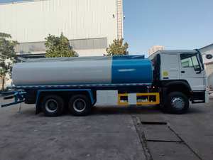 Camion-citerne HOWO 6x4 20 m³ à prix d'usine, moteur WP3Q130E50, étanche et efficace pour la distribution de carburant - Product Image 2