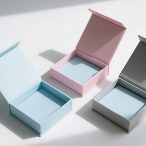 عينة مجانية من المصنع مباشرة ، تصميم شعارك الخاص ، صندوق هدايا للتعبئة ، صناديق ورقية من الورق المقوى الصلب الممتاز - Product Image 1