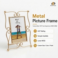 Cadre photo en métal doré unique avec bordure festonnée, cadre photo sur pied 4x6 pour la décoration intérieure et la vente au détail de cadeaux