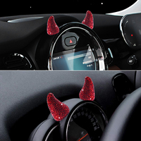 Accessoires intérieurs de voiture créatifs, mini décoration de volant de voiture en cristal, ornements du diable, autocollants de tableau de bord de voiture, ornement