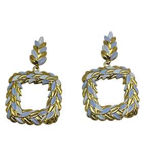 Pendientes de Moda con Diseño de Hoja Cuadrada, Acero Inoxidable 316L, Baño de Oro PVD, Joyería de Diseño - Product Image 1