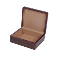 Boîte à chocolat carrée en bois avec couvercle sculpté, fermeture magnétique, doublure en PU, logo personnalisé pour l'emballage de noix séchées et de desserts de luxe