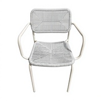 Chaise de bistrot en aluminium moderne empilable et portable pour l'extérieur, idéale pour la cour, avec dossier en corde