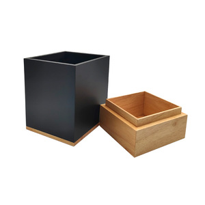Caja de almacenamiento de madera maciza personalizada de 16.5X16.5X28 cm, caja de regalo cuadrada hecha a mano para guardar objetos de valor - Product Image 2