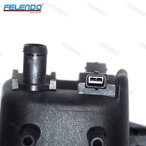 Depósito de refrigerante del tanque de expansión con Sensor de tapa para <span class=keywords><strong>Jaguar</strong></span> <span class=keywords><strong>XK8</strong></span> 1997 - 2006 CLASSIC X100 MJD4400AB MJD4400AA MJA4400AE MJA4400AD - Product Image 3