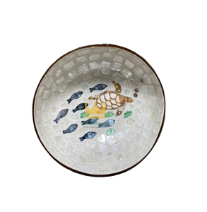Bols en noix de coco personnalisés et faits à la main avec incrustations de nacre, uniques et écologiques pour la consommation et la décoration, provenant d'une usine au Vietnam. - Product Image 3