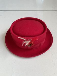 Sombrero de Copa Clásico Unisex R183, 100% Lana, con Logotipo Personalizado, Ala Corta, de Fieltro, Informal, para Fiesta, Rojo - Product Image 3