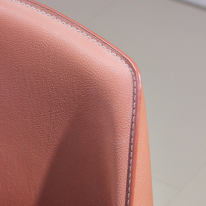 Sedia da Pranzo di Design in Pelle Barenia con Cuciture <span class=keywords><strong>Bianche</strong></span>, Struttura in Acciaio <span class=keywords><strong>Marrone</strong></span>, Sedia Laterale in PU per Hotel, Ristoranti e Uffici - Product Image 2