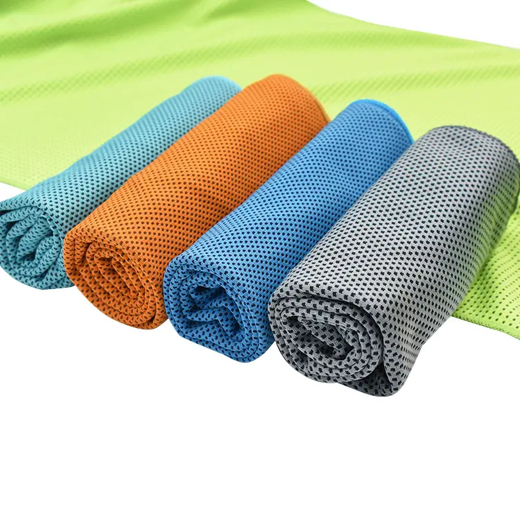 Özel Logo yazdirili baski evaporatif anlık serin spor seyahat spor plaj serin mikrofiber serinletici havlu şişe