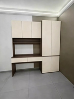 Meuble combiné moderne pour chambre et salon : bureau en bois intégré, armoire, table d'étude, étagère et rangement