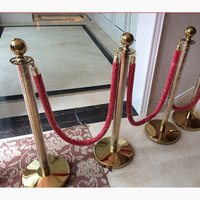 Poteau de guidage en métal pour la gestion de foule, Colonne de bienvenue pour produits routiers, Poteau à corde rouge, Barrière à corde, Décoration de mariage