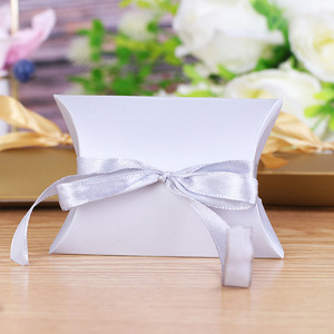 Faveurs de mariage boîte à bonbons oreiller forme or et <span class=keywords><strong>argent</strong></span> Souvenirs de mariage invités cadeau boîte à bonbons de mariage - Product Image 4